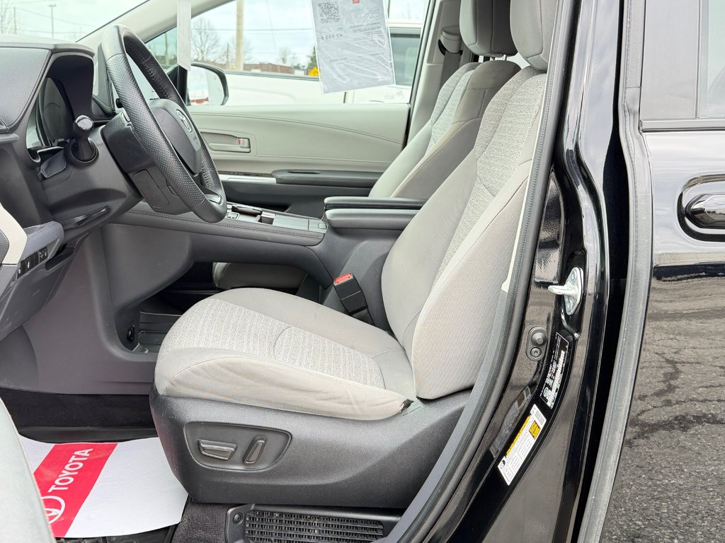 Toyota Sienna LE AWD / TRÈS RARE AWD / ULTRA ÉCONOMIQUE / 2022 à Thetford Mines, Québec - 29 - w1024h768px
