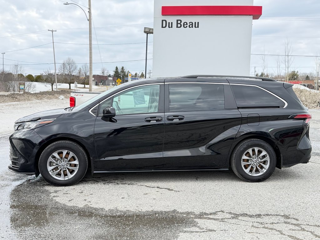 Toyota Sienna LE AWD / TRÈS RARE AWD / ULTRA ÉCONOMIQUE / 2022 à Thetford Mines, Québec - 8 - w1024h768px