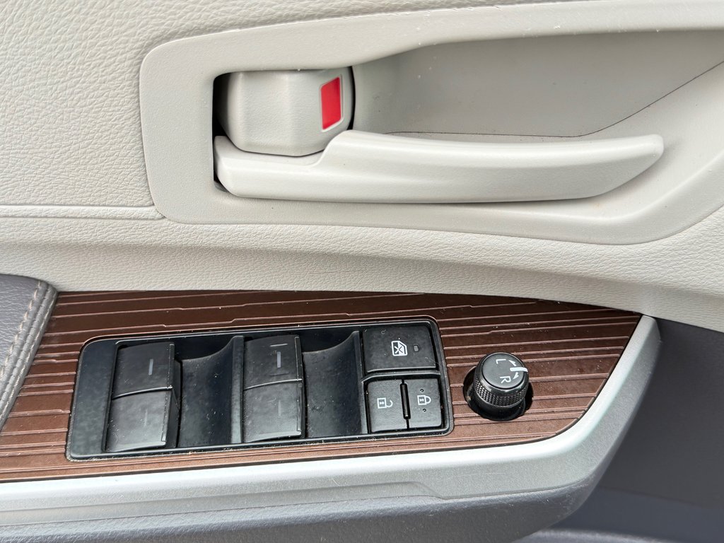 Toyota Sienna LE AWD / TRÈS RARE AWD / ULTRA ÉCONOMIQUE / 2022 à Thetford Mines, Québec - 27 - w1024h768px