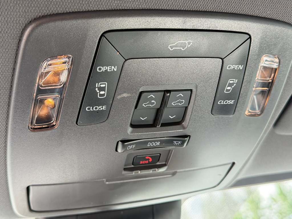 Toyota Sienna XSE AWD / COMME NEUVE !!! TRÈS ÉCONOMIQUE / 2023 à Thetford Mines, Québec - 58 - w1024h768px