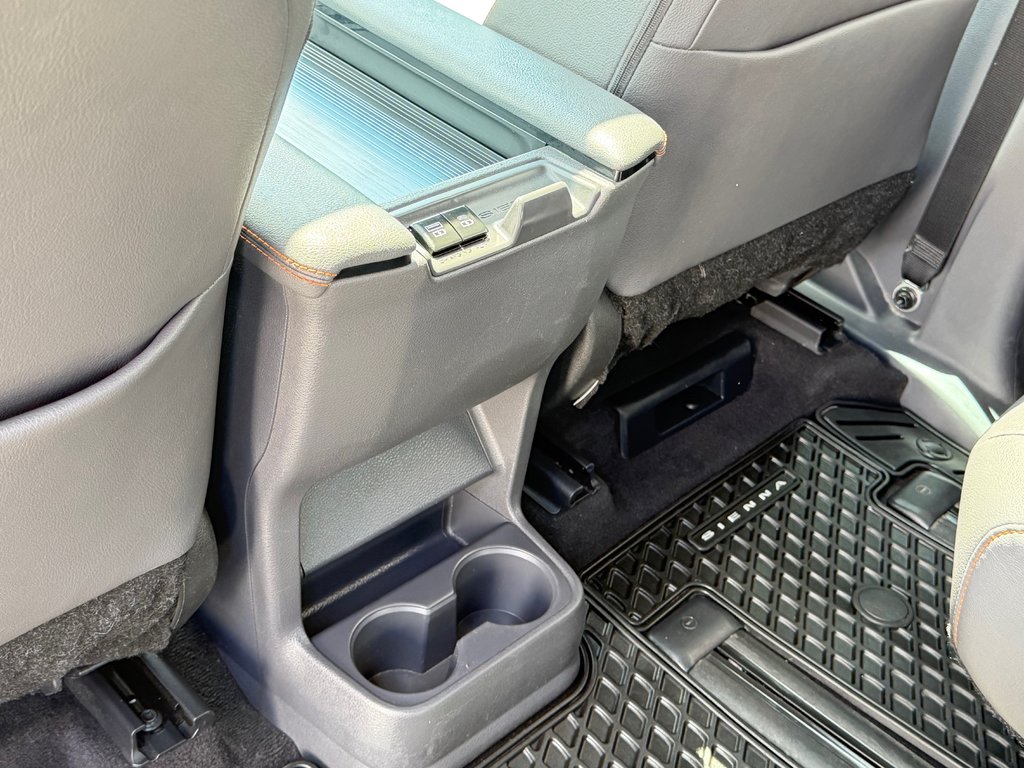 Toyota Sienna XSE AWD / COMME NEUVE !!! TRÈS ÉCONOMIQUE / 2023 à Thetford Mines, Québec - 61 - w1024h768px