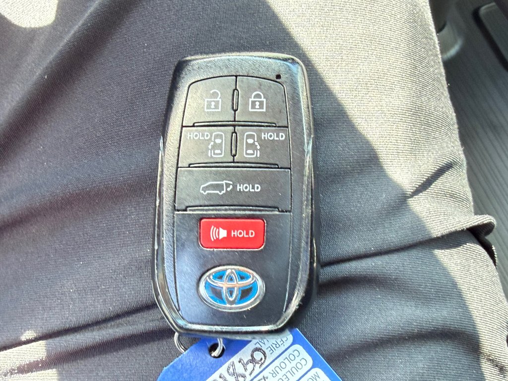 Toyota Sienna XSE AWD / COMME NEUVE !!! TRÈS ÉCONOMIQUE / 2023 à Thetford Mines, Québec - 59 - w1024h768px