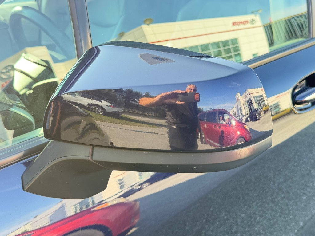 2024 Toyota Sienna XLE FWD / 8 PLACES / PEA 23-05-29=120KM / in Thetford Mines, Quebec - 16 - w1024h768px