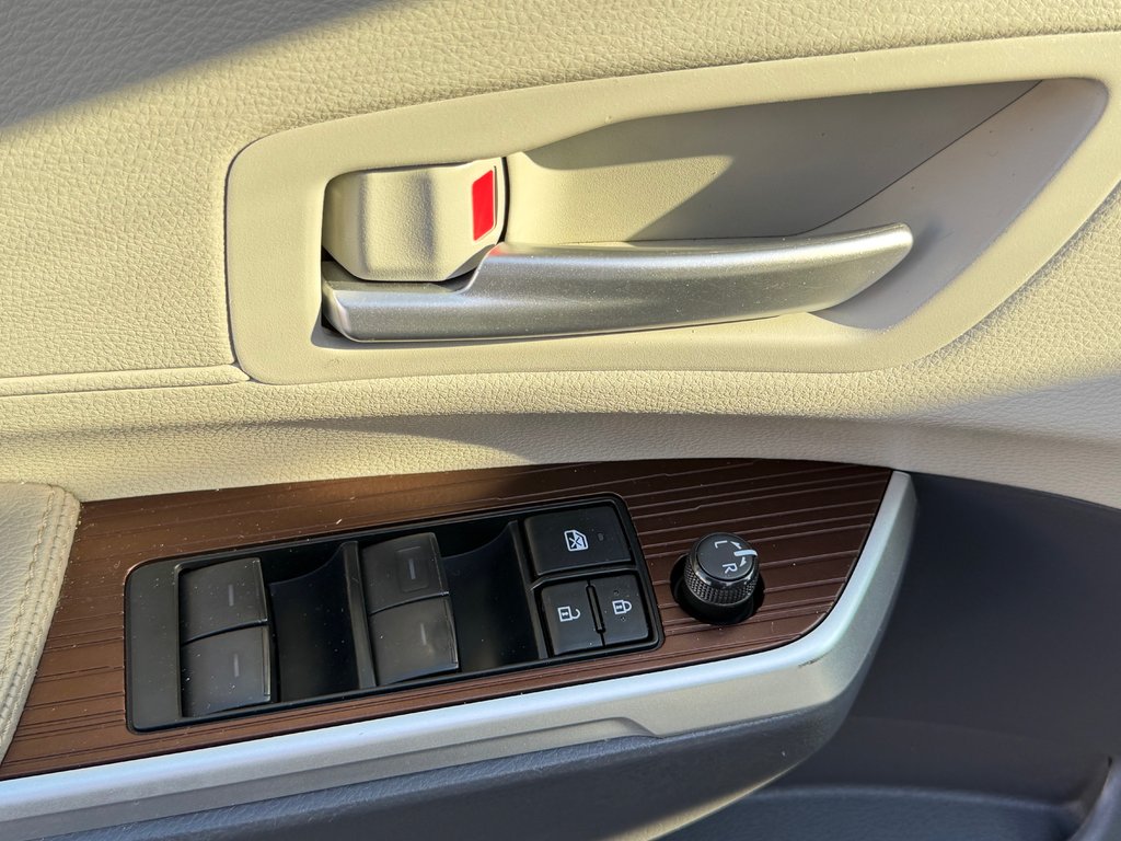 2024 Toyota Sienna XLE FWD / 8 PLACES / PEA 23-05-29=120KM / in Thetford Mines, Quebec - 30 - w1024h768px