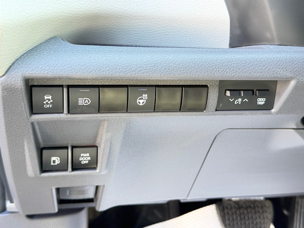 2024 Toyota Sienna XLE FWD / 8 PLACES / PEA 23-05-29=120KM / in Thetford Mines, Quebec - 33 - w1024h768px