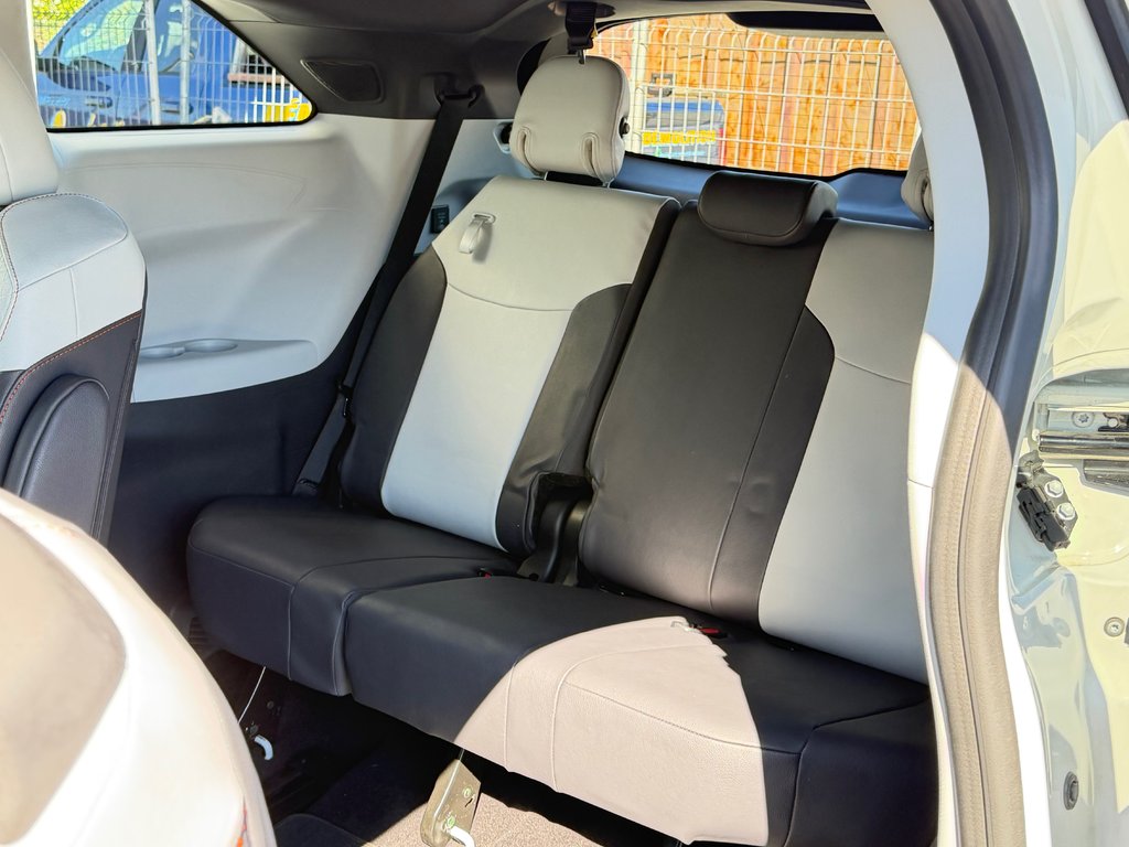 Toyota Sienna XSE AWD *TECHNO* TRÈS RARE / PAS VU L'HIVER / 2024 à Thetford Mines, Québec - 67 - w1024h768px
