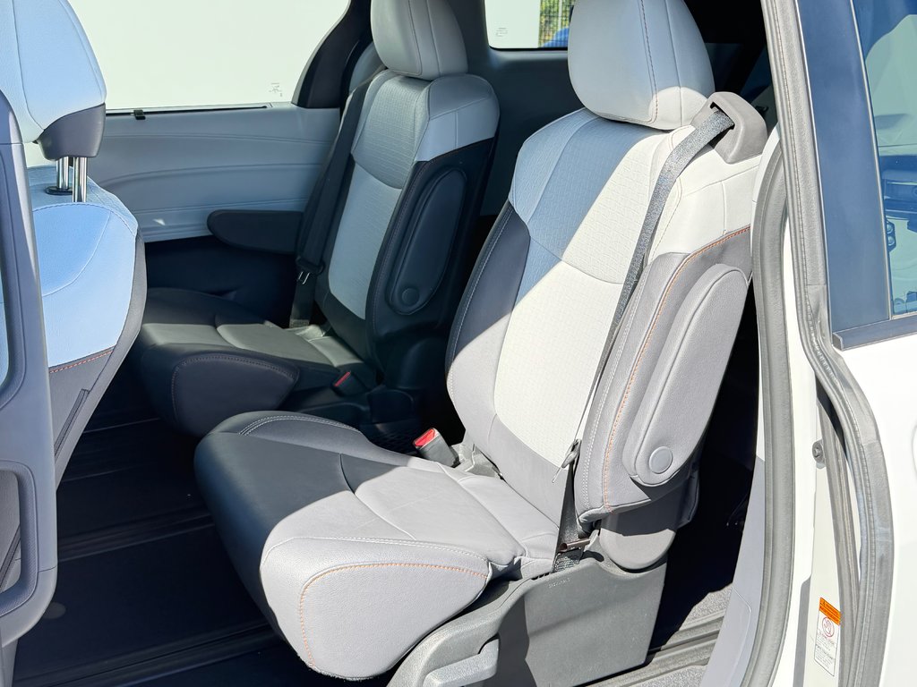 Toyota Sienna XSE AWD *TECHNO* TRÈS RARE / PAS VU L'HIVER / 2024 à Thetford Mines, Québec - 65 - w1024h768px
