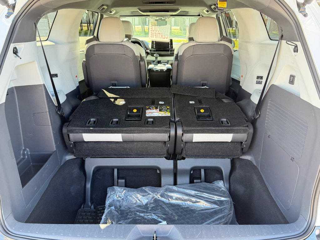 Toyota Sienna XSE AWD *TECHNO* TRÈS RARE / PAS VU L'HIVER / 2024 à Thetford Mines, Québec - 70 - w1024h768px