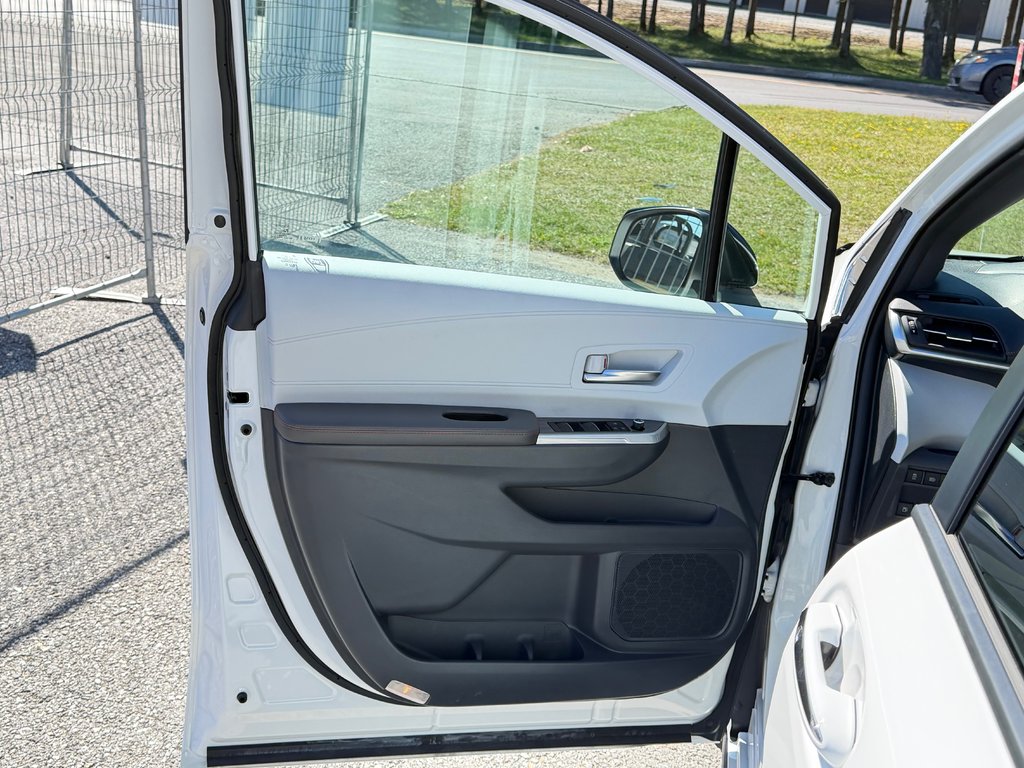 Toyota Sienna XSE AWD *TECHNO* TRÈS RARE / PAS VU L'HIVER / 2024 à Thetford Mines, Québec - 33 - w1024h768px