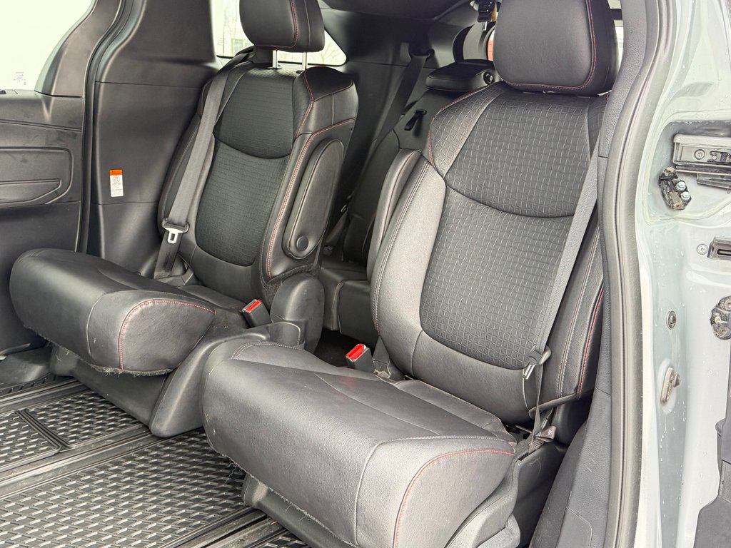 2025 Toyota Sienna XSE FWD / ATT. REMORQUE TOYOTA / JAMAIS ACCIDENTE in Thetford Mines, Quebec - 59 - w1024h768px