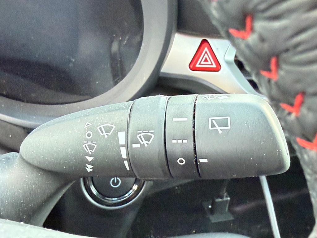 2025 Toyota Sienna XSE FWD / HITCH TOYOTA / PEA  17-04-29=100KM WOW !! / in Thetford Mines, Quebec - 45 - w1024h768px