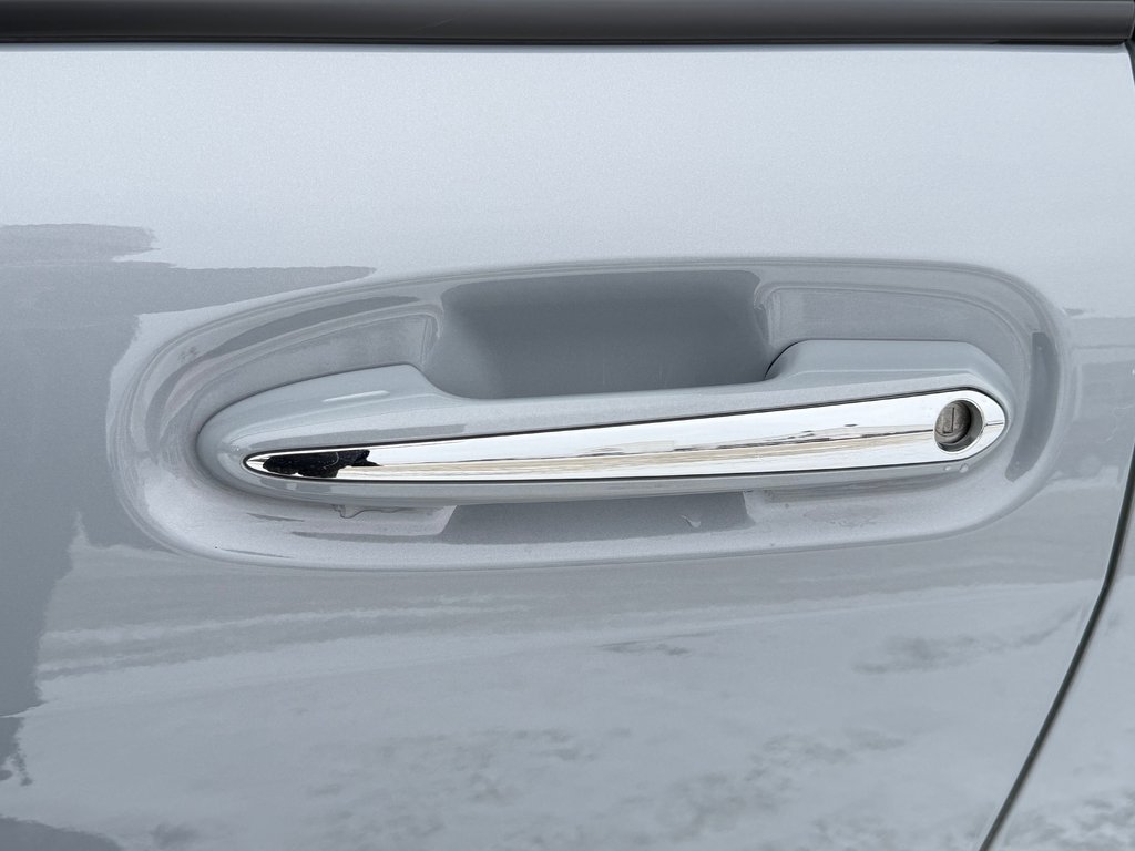 2025 Toyota Sienna XSE FWD / ATT. REMORQUE TOYOTA / JAMAIS ACCIDENTE in Thetford Mines, Quebec - 18 - w1024h768px