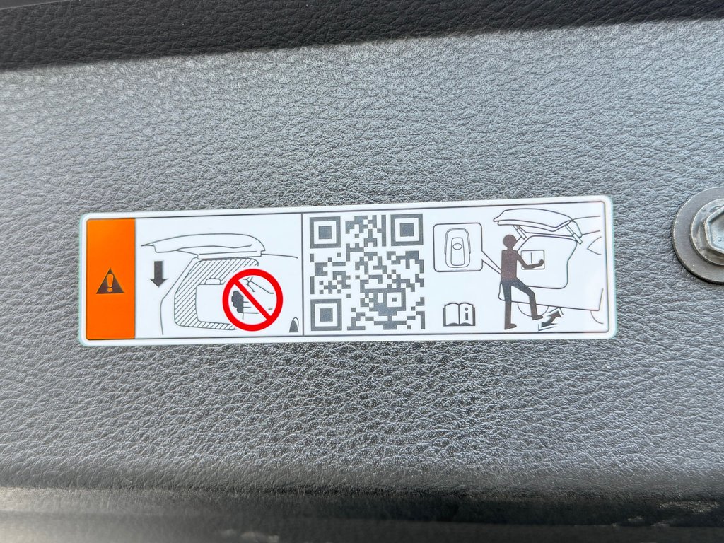 2025 Toyota Sienna XSE FWD / HITCH TOYOTA / PEA  17-04-29=100KM WOW !! / in Thetford Mines, Quebec - 67 - w1024h768px