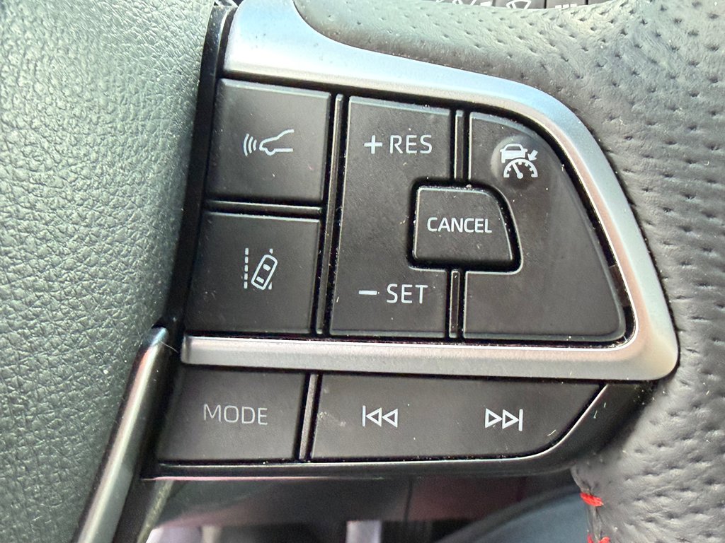 2025 Toyota Sienna XSE FWD / HITCH TOYOTA / PEA  17-04-29=100KM WOW !! / in Thetford Mines, Quebec - 44 - w1024h768px