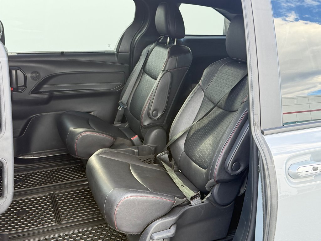 2025 Toyota Sienna XSE FWD / HITCH TOYOTA / PEA  17-04-29=100KM WOW !! / in Thetford Mines, Quebec - 60 - w1024h768px