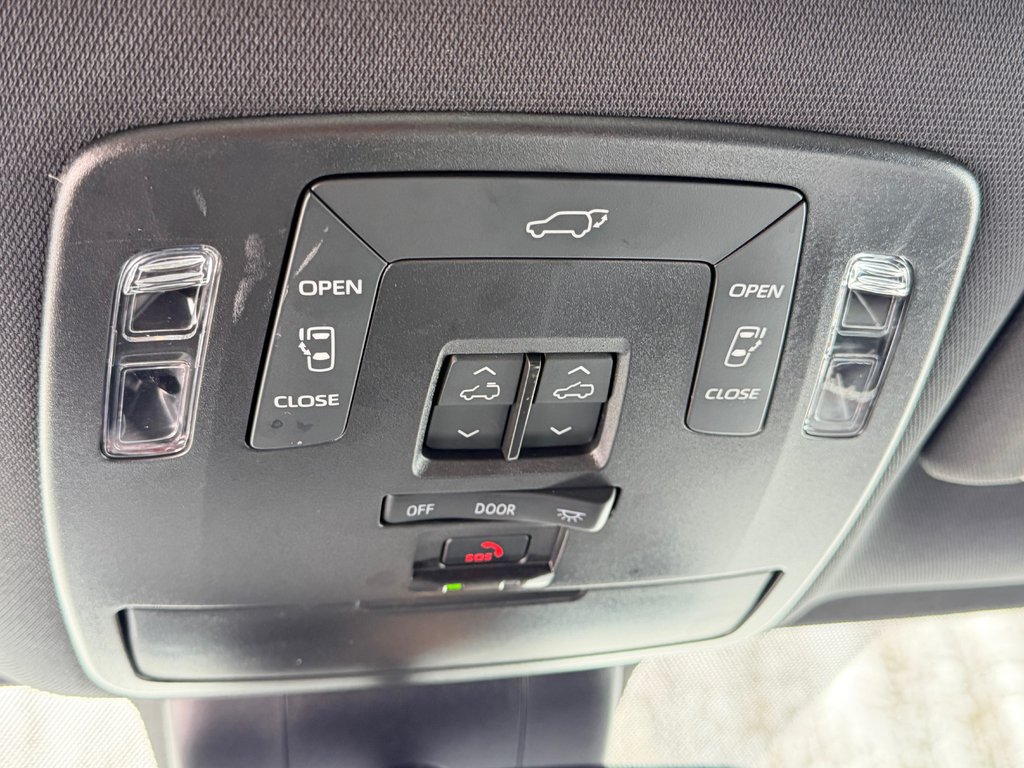 2025 Toyota Sienna XSE FWD / ATT. REMORQUE TOYOTA / JAMAIS ACCIDENTE in Thetford Mines, Quebec - 55 - w1024h768px