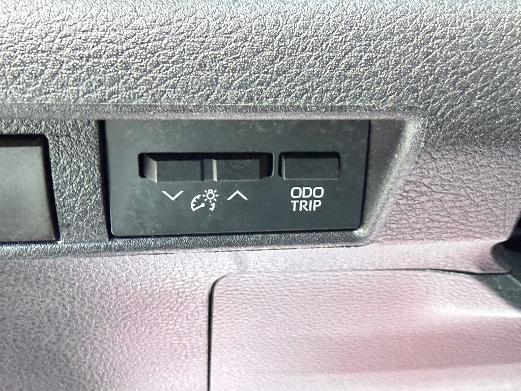 2025 Toyota Sienna XSE FWD / HITCH TOYOTA / PEA  17-04-29=100KM WOW !! / in Thetford Mines, Quebec - 40 - w1024h768px