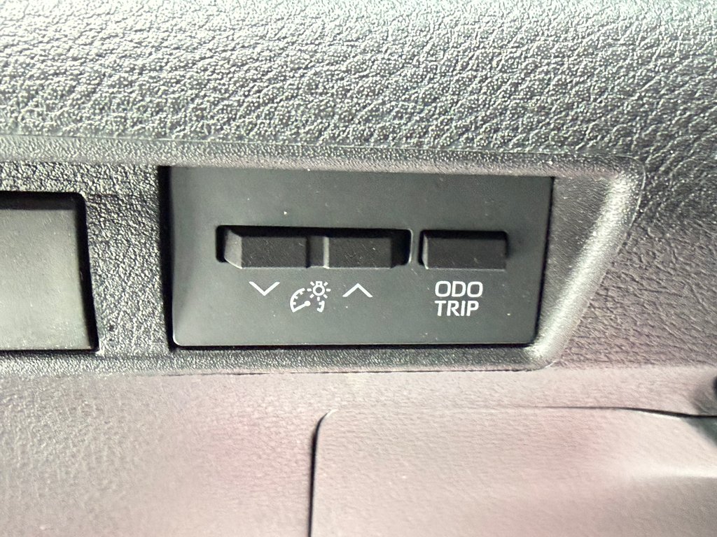 2025 Toyota Sienna XSE FWD / ATT. REMORQUE TOYOTA / JAMAIS ACCIDENTE in Thetford Mines, Quebec - 34 - w1024h768px