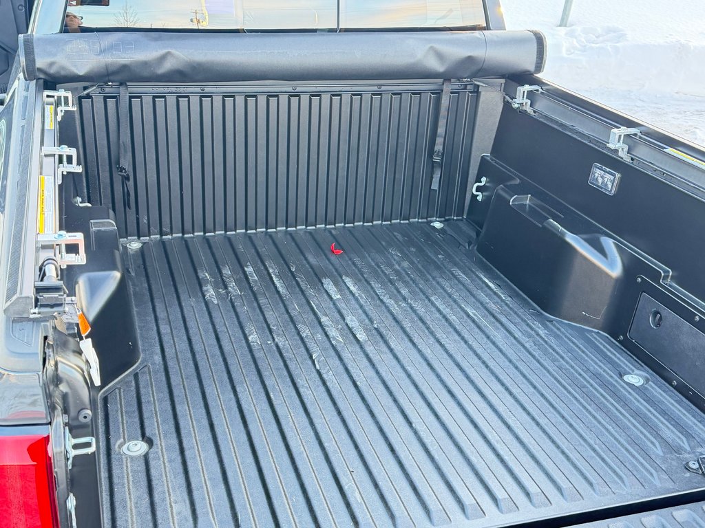 Toyota TACOMA DOUBLE TRD OFFROAD PREMIUM TOILE BOITE / MAGS ET PNEUS HORS ROUTE / LOGO ILLI 2025 à Thetford Mines, Québec - 78 - w1024h768px