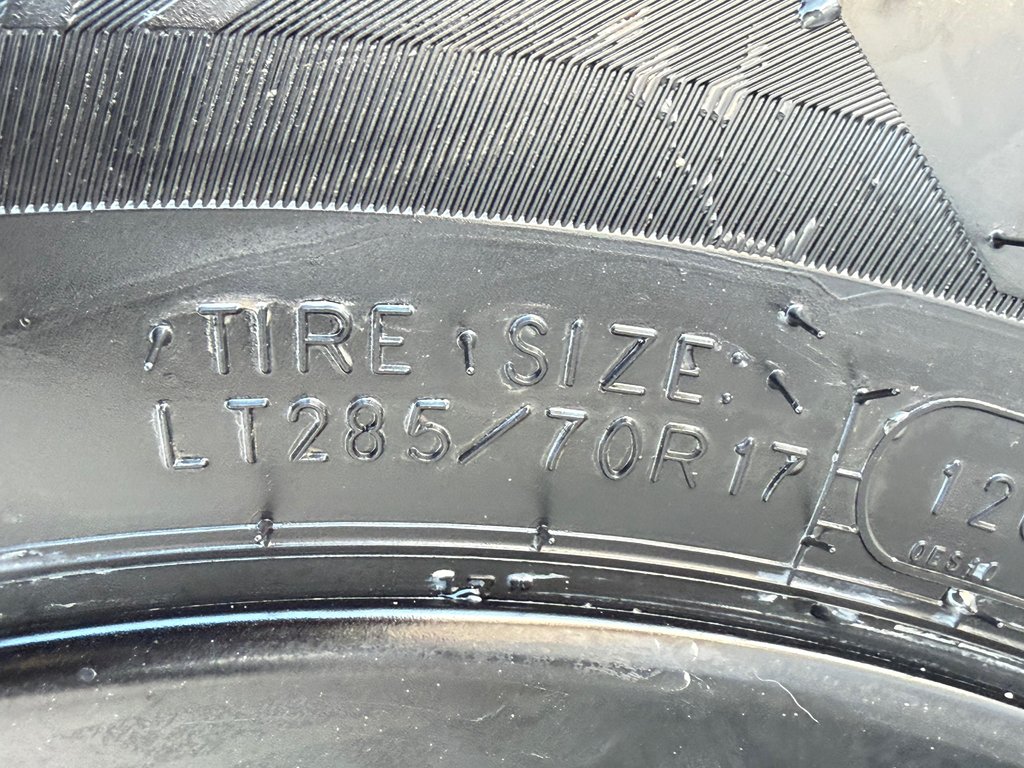 Toyota TACOMA DOUBLE TRD OFFROAD PREMIUM TOILE BOITE / MAGS ET PNEUS HORS ROUTE / LOGO ILLI 2025 à Thetford Mines, Québec - 20 - w1024h768px