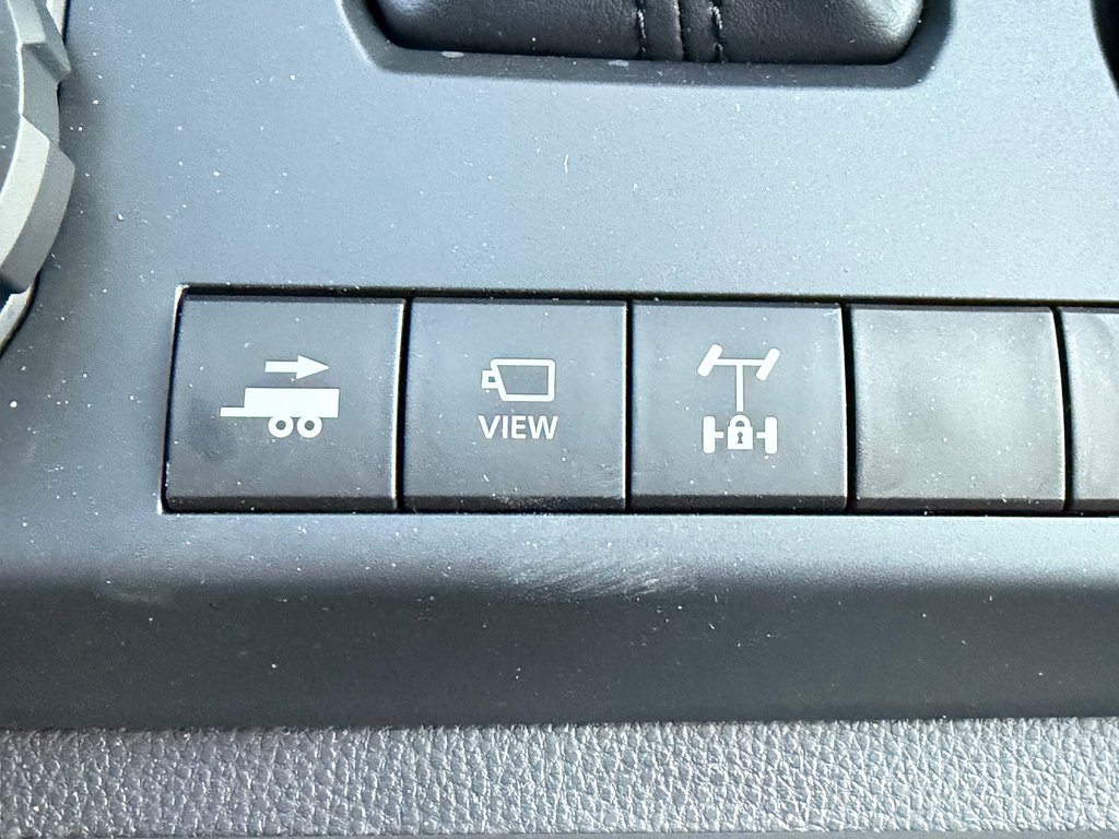 Toyota TACOMA DOUBLE TRD OFFROAD PREMIUM TOILE BOITE / MAGS ET PNEUS HORS ROUTE / LOGO ILLI 2025 à Thetford Mines, Québec - 60 - w1024h768px