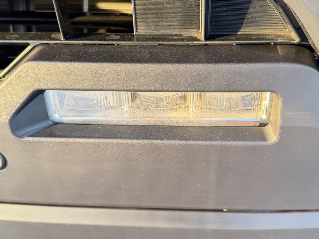 Toyota TACOMA DOUBLE TRD OFFROAD PREMIUM TOILE BOITE / MAGS ET PNEUS HORS ROUTE / LOGO ILLI 2025 à Thetford Mines, Québec - 10 - w1024h768px