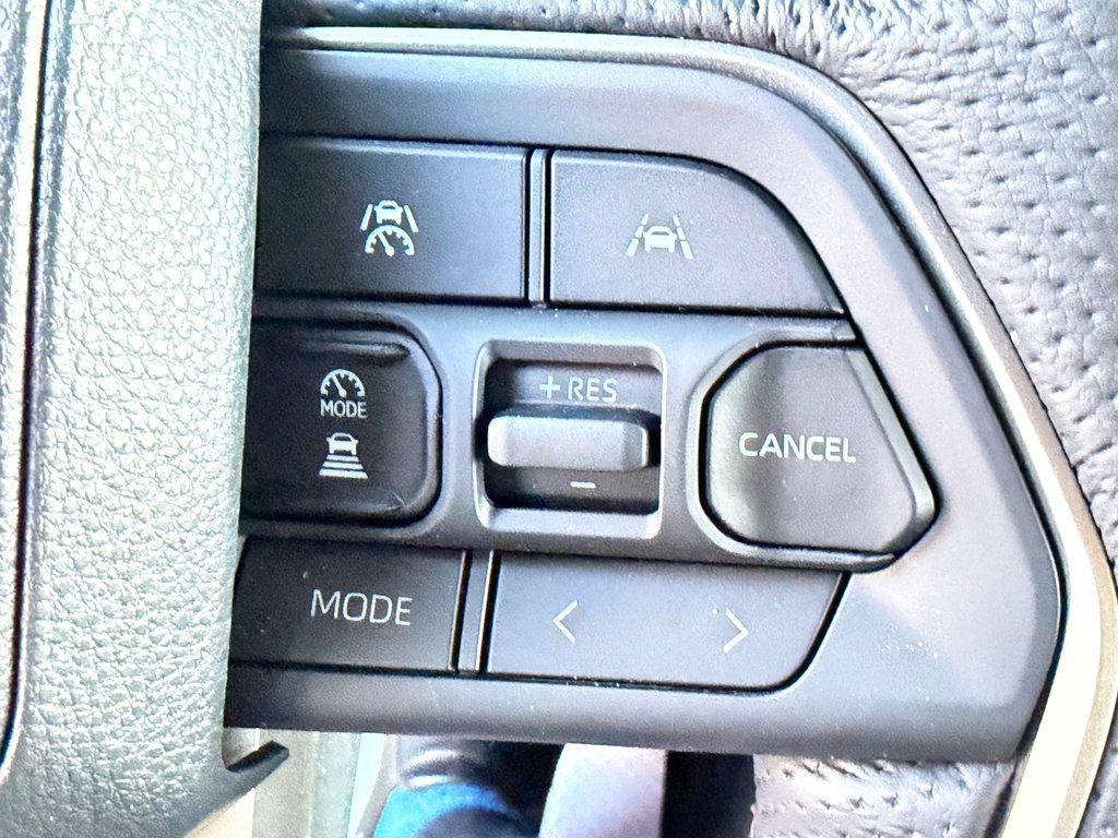 Toyota TACOMA DOUBLE TRD OFFROAD PREMIUM TOILE BOITE / MAGS ET PNEUS HORS ROUTE / LOGO ILLI 2025 à Thetford Mines, Québec - 47 - w1024h768px