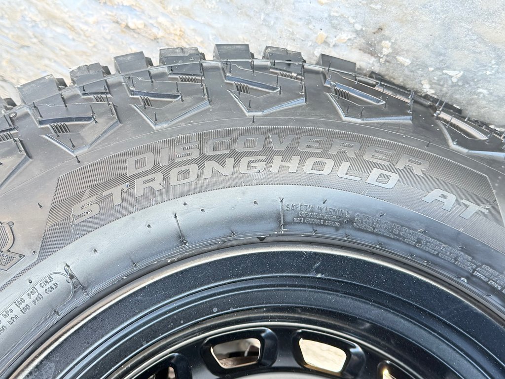 Toyota TACOMA DOUBLE TRD OFFROAD PREMIUM TOILE BOITE / MAGS ET PNEUS HORS ROUTE / LOGO ILLI 2025 à Thetford Mines, Québec - 18 - w1024h768px