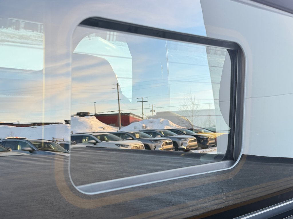 Toyota TACOMA DOUBLE TRD OFFROAD PREMIUM TOILE BOITE / MAGS ET PNEUS HORS ROUTE / LOGO ILLI 2025 à Thetford Mines, Québec - 72 - w1024h768px