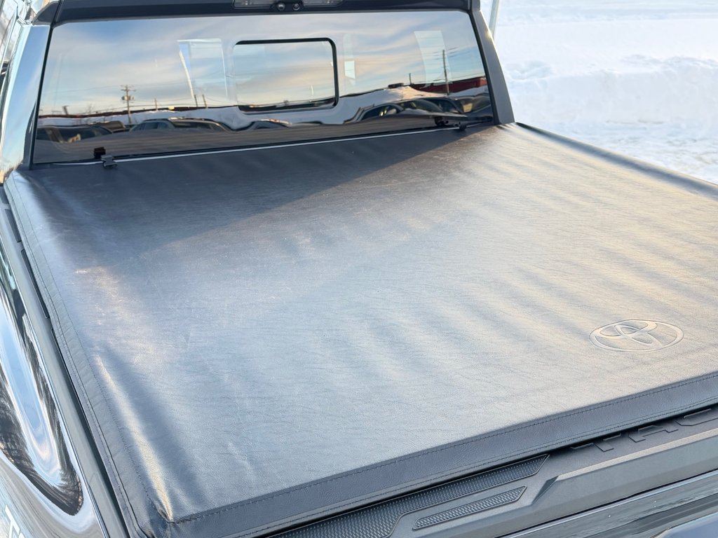 Toyota TACOMA DOUBLE TRD OFFROAD PREMIUM TOILE BOITE / MAGS ET PNEUS HORS ROUTE / LOGO ILLI 2025 à Thetford Mines, Québec - 75 - w1024h768px