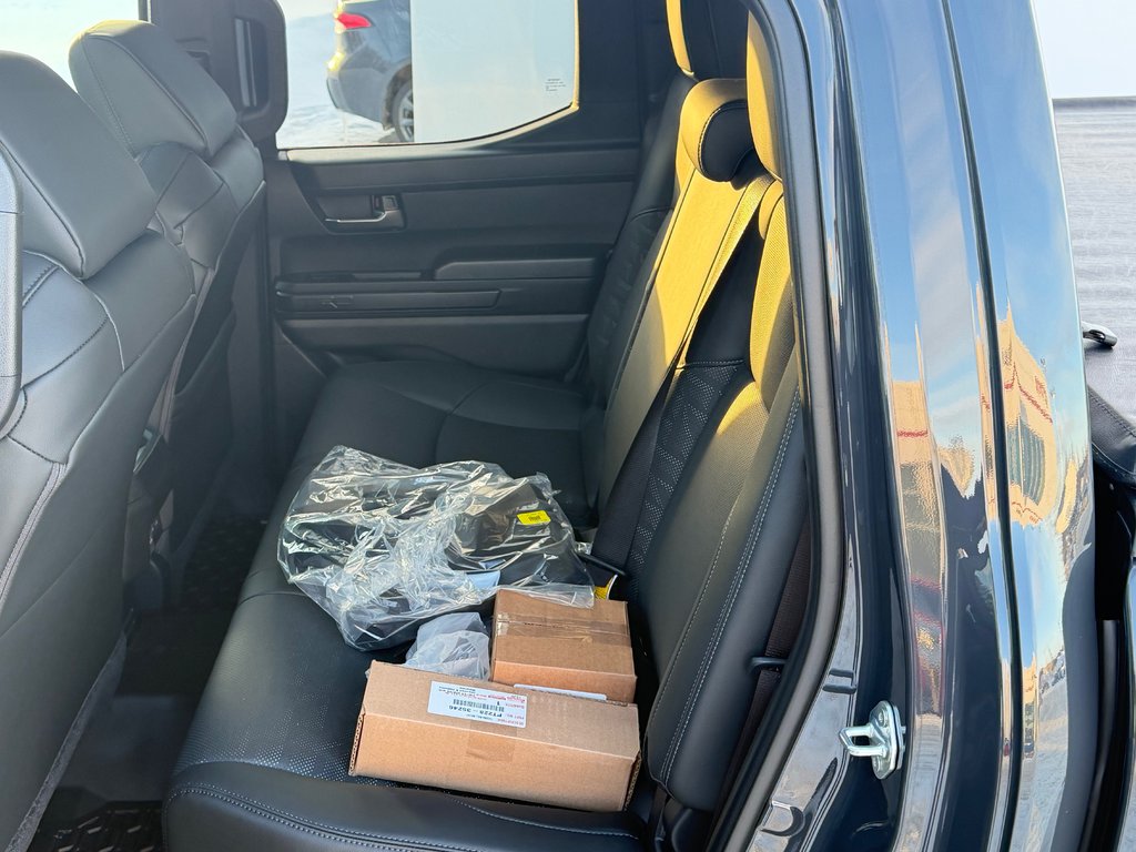 Toyota TACOMA DOUBLE TRD OFFROAD PREMIUM TOILE BOITE / MAGS ET PNEUS HORS ROUTE / LOGO ILLI 2025 à Thetford Mines, Québec - 69 - w1024h768px