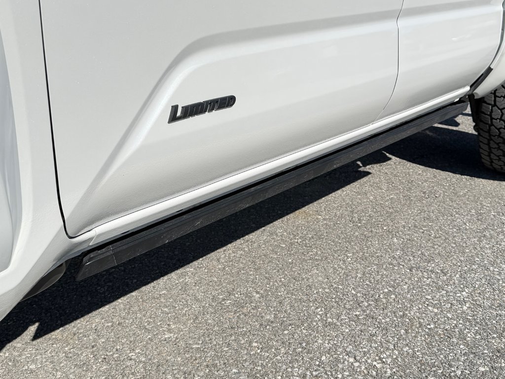 2026 Toyota TACOMA HYBRIDE LIMITED EDITION NOLS SPORT TOILE BOITE / MAGS ET PNEUS HORS ROUTE / LOGO NOIR in Thetford Mines, Quebec - 25 - w1024h768px