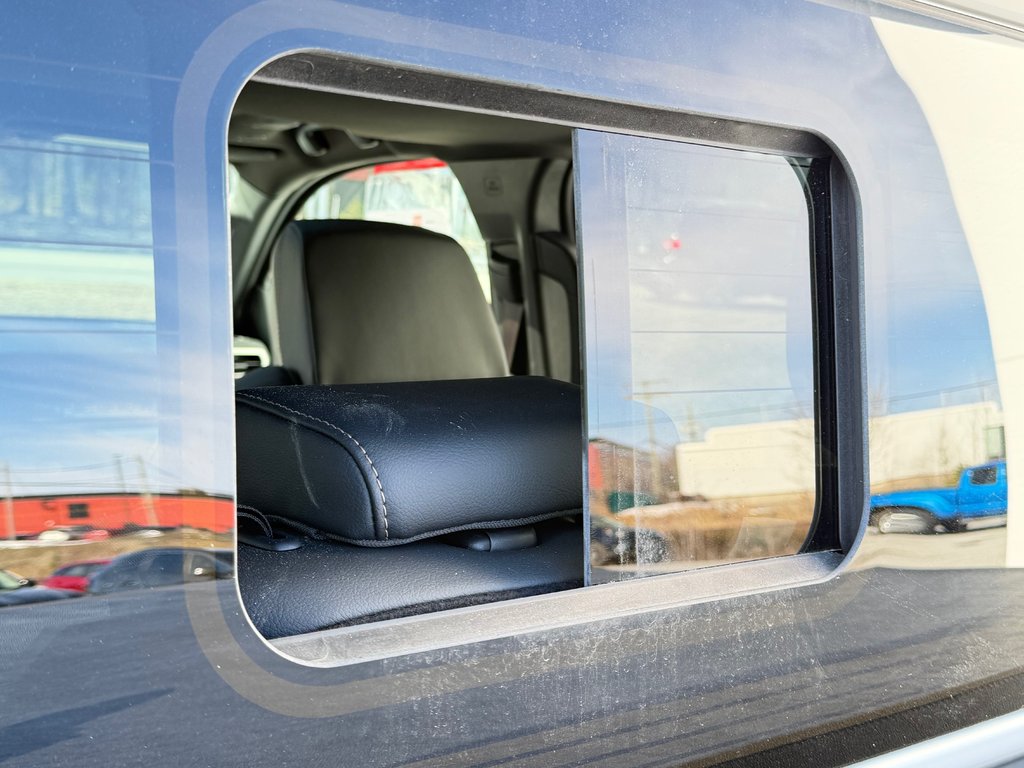 2026 Toyota TACOMA HYBRIDE LIMITED EDITION NOLS SPORT TOILE BOITE / MAGS ET PNEUS HORS ROUTE / LOGO NOIR in Thetford Mines, Quebec - 76 - w1024h768px