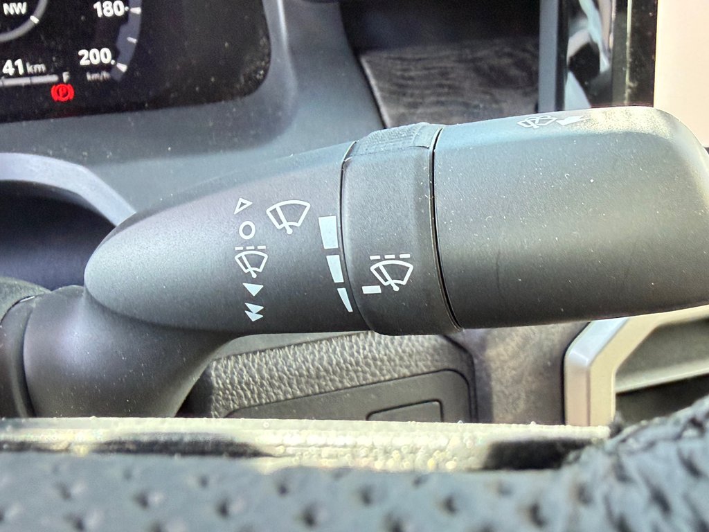 2026 Toyota TACOMA HYBRIDE LIMITED EDITION NOLS SPORT TOILE BOITE / MAGS ET PNEUS HORS ROUTE / LOGO NOIR in Thetford Mines, Quebec - 51 - w1024h768px