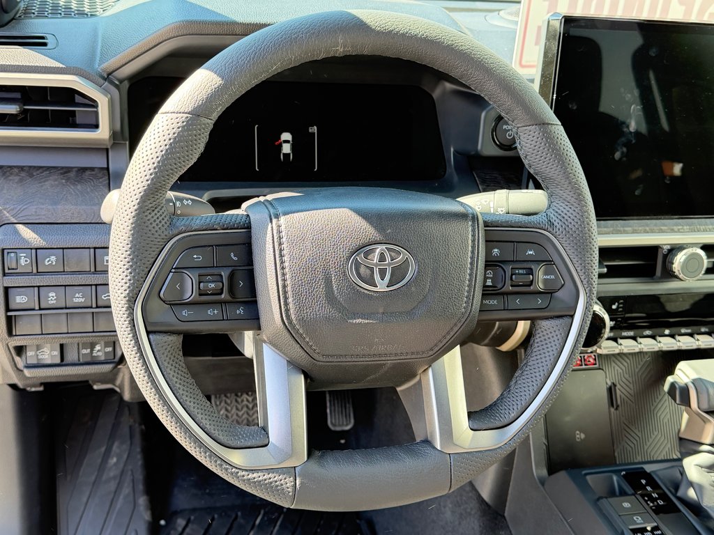 2026 Toyota TACOMA HYBRIDE LIMITED EDITION NOLS SPORT TOILE BOITE / MAGS ET PNEUS HORS ROUTE / LOGO NOIR in Thetford Mines, Quebec - 47 - w1024h768px