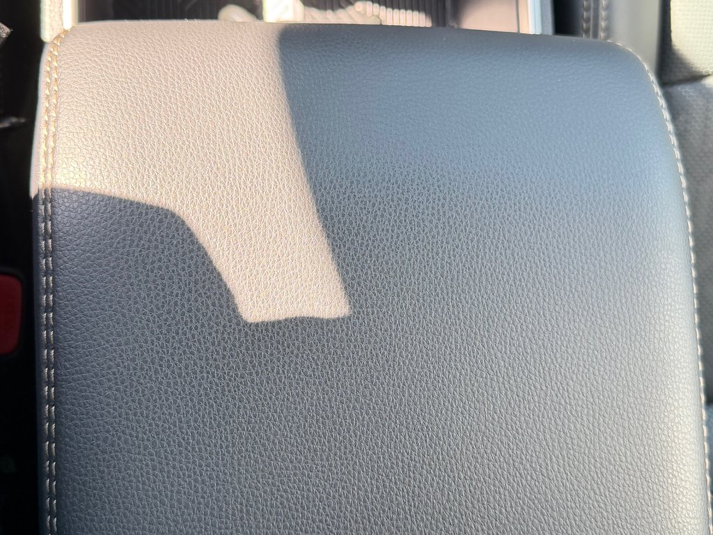 2026 Toyota TACOMA HYBRIDE LIMITED EDITION NOLS SPORT TOILE BOITE / MAGS ET PNEUS HORS ROUTE / LOGO NOIR in Thetford Mines, Quebec - 67 - w1024h768px