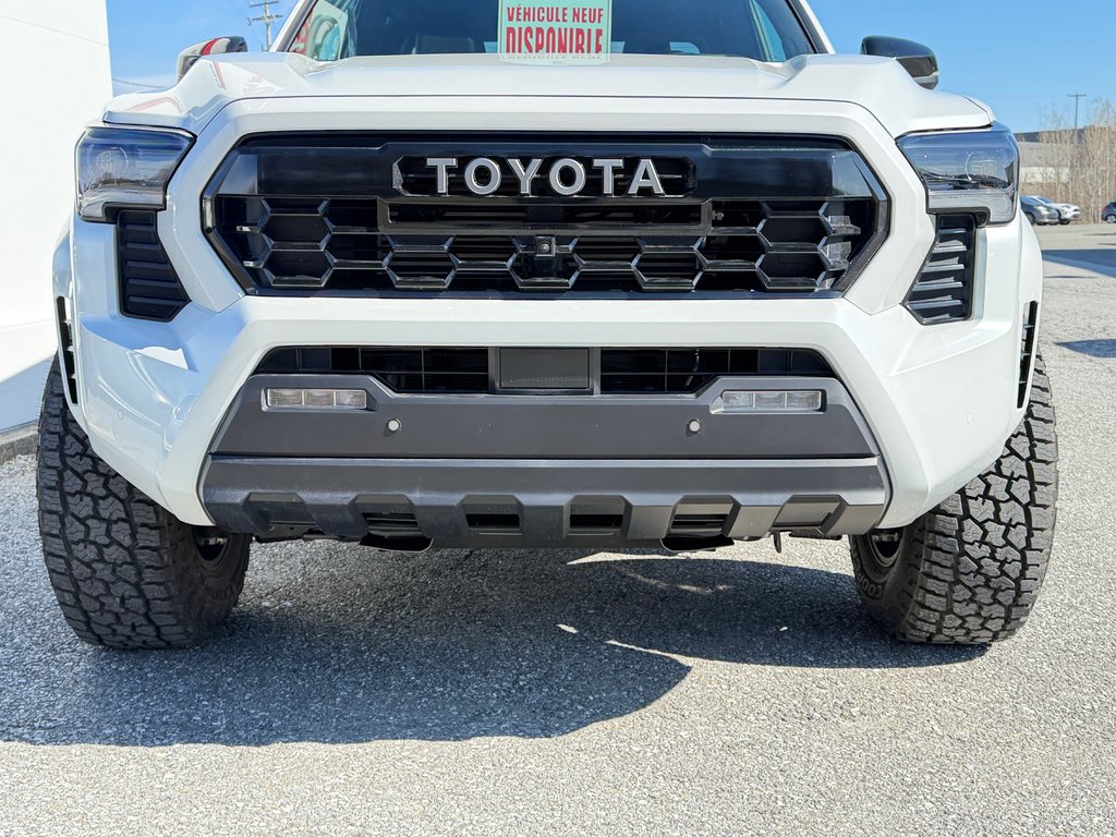 2026 Toyota TACOMA HYBRIDE LIMITED EDITION NOLS SPORT TOILE BOITE / MAGS ET PNEUS HORS ROUTE / LOGO NOIR in Thetford Mines, Quebec - 15 - w1024h768px