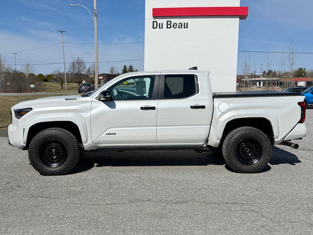 2026 Toyota TACOMA HYBRIDE LIMITED EDITION NOLS SPORT TOILE BOITE / MAGS ET PNEUS HORS ROUTE / LOGO NOIR in Thetford Mines, Quebec - 8 - w1024h768px