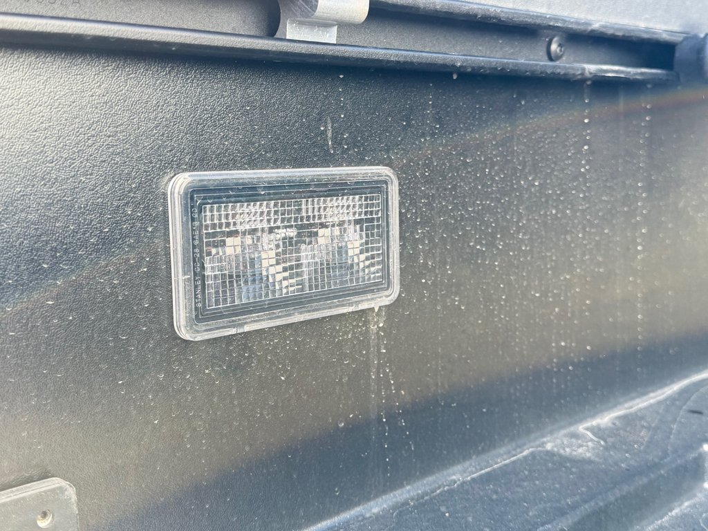 2026 Toyota TACOMA HYBRIDE LIMITED EDITION NOLS SPORT TOILE BOITE / MAGS ET PNEUS HORS ROUTE / LOGO NOIR in Thetford Mines, Quebec - 82 - w1024h768px