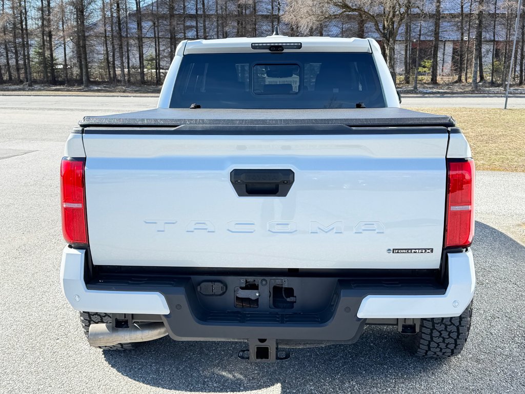 2026 Toyota TACOMA HYBRIDE LIMITED EDITION NOLS SPORT TOILE BOITE / MAGS ET PNEUS HORS ROUTE / LOGO NOIR in Thetford Mines, Quebec - 6 - w1024h768px