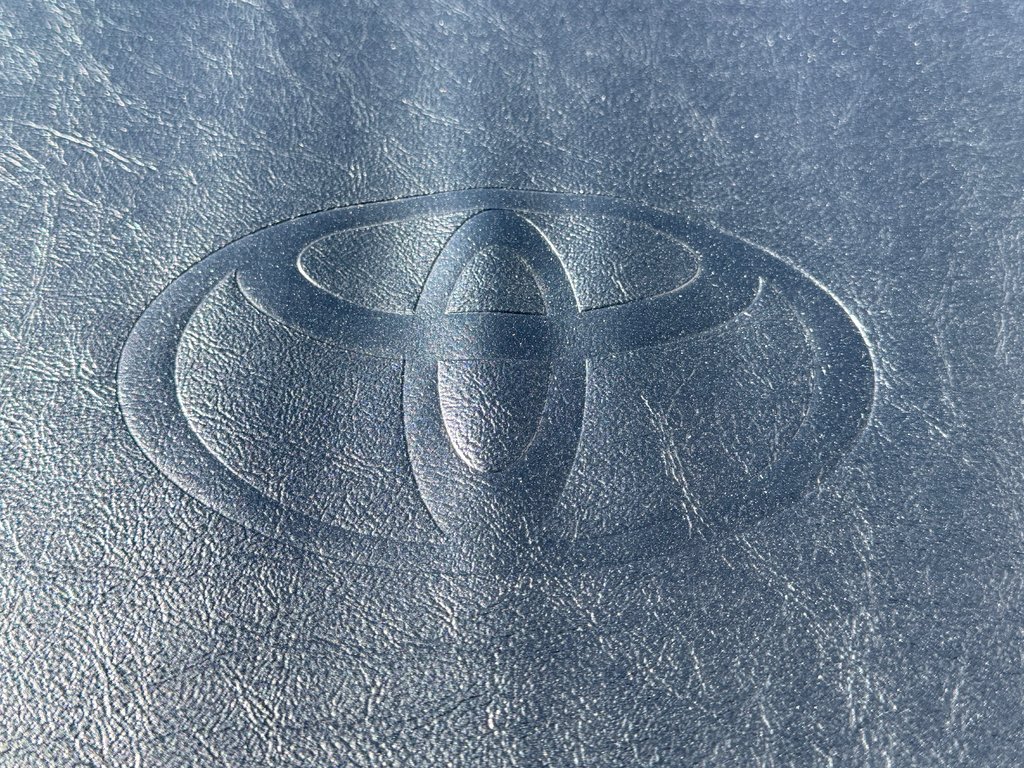 2026 Toyota TACOMA HYBRIDE LIMITED EDITION NOLS SPORT TOILE BOITE / MAGS ET PNEUS HORS ROUTE / LOGO NOIR in Thetford Mines, Quebec - 78 - w1024h768px