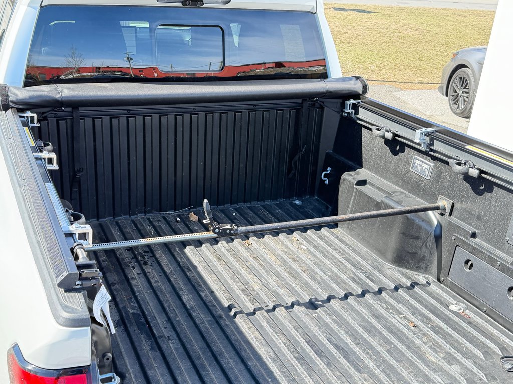 2026 Toyota TACOMA HYBRIDE LIMITED EDITION NOLS SPORT TOILE BOITE / MAGS ET PNEUS HORS ROUTE / LOGO NOIR in Thetford Mines, Quebec - 81 - w1024h768px