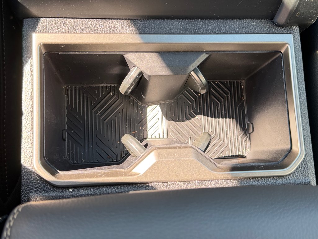 2026 Toyota TACOMA HYBRIDE LIMITED EDITION NOLS SPORT TOILE BOITE / MAGS ET PNEUS HORS ROUTE / LOGO NOIR in Thetford Mines, Quebec - 66 - w1024h768px