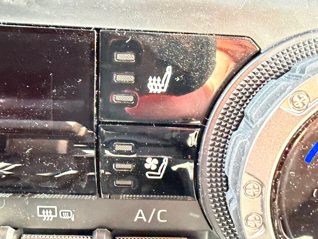 2026 Toyota TACOMA HYBRIDE LIMITED EDITION NOLS SPORT TOILE BOITE / MAGS ET PNEUS HORS ROUTE / LOGO NOIR in Thetford Mines, Quebec - 60 - w1024h768px