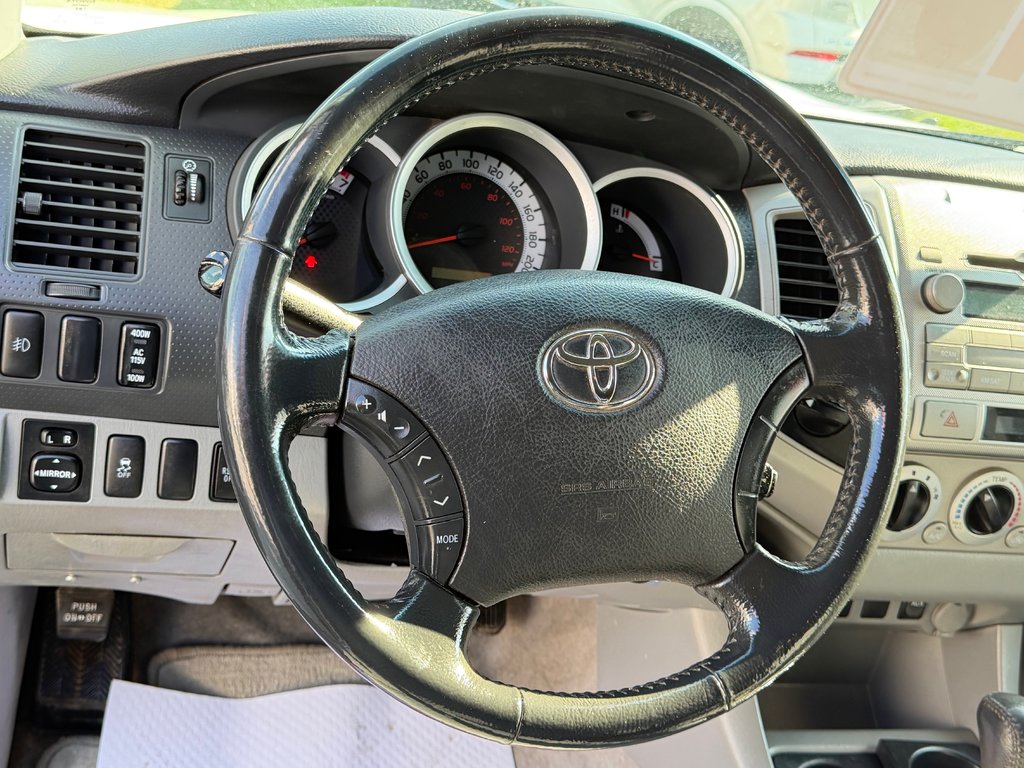 2011 Toyota Tacoma D-CAB / TRD SPORT / 1 PROPRIO / 108.000KM WOW ! / in Thetford Mines, Quebec - 33 - w1024h768px