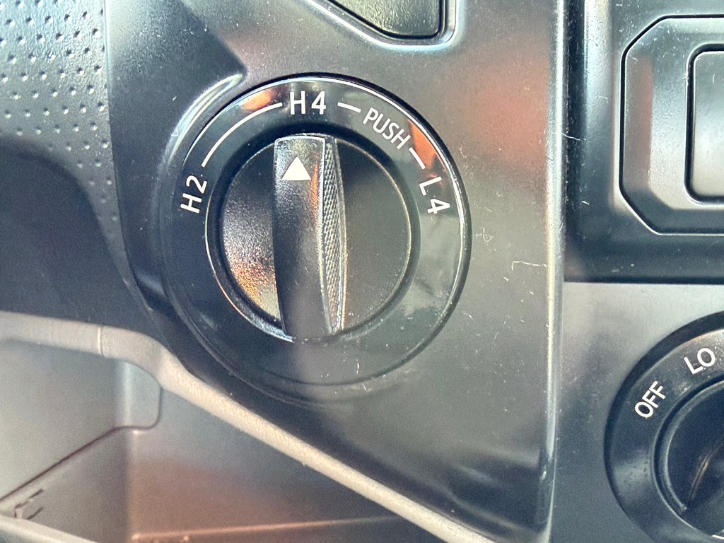 Toyota Tacoma ACCÈS CAB / AUTOM / 4X4 / INSPECTÉ TEL QUEL / 2013 à Thetford Mines, Québec - 29 - w1024h768px