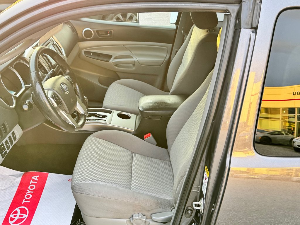 2015 Toyota Tacoma ACCES CAB / AUTOM / 4X4 / 4.0 / TRÈS SOLIDE / in Thetford Mines, Quebec - 28 - w1024h768px