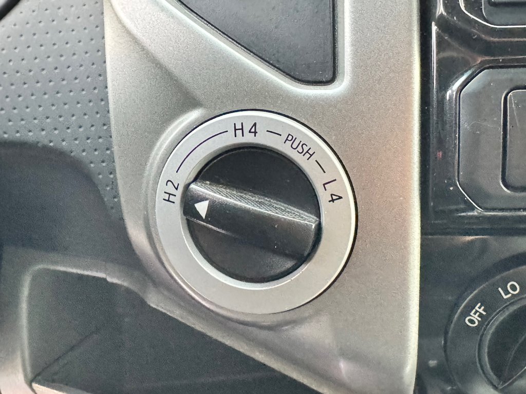 2015 Toyota Tacoma ACCES CAB / AUTOM / 4X4 / 4.0 / TRÈS SOLIDE / in Thetford Mines, Quebec - 43 - w1024h768px