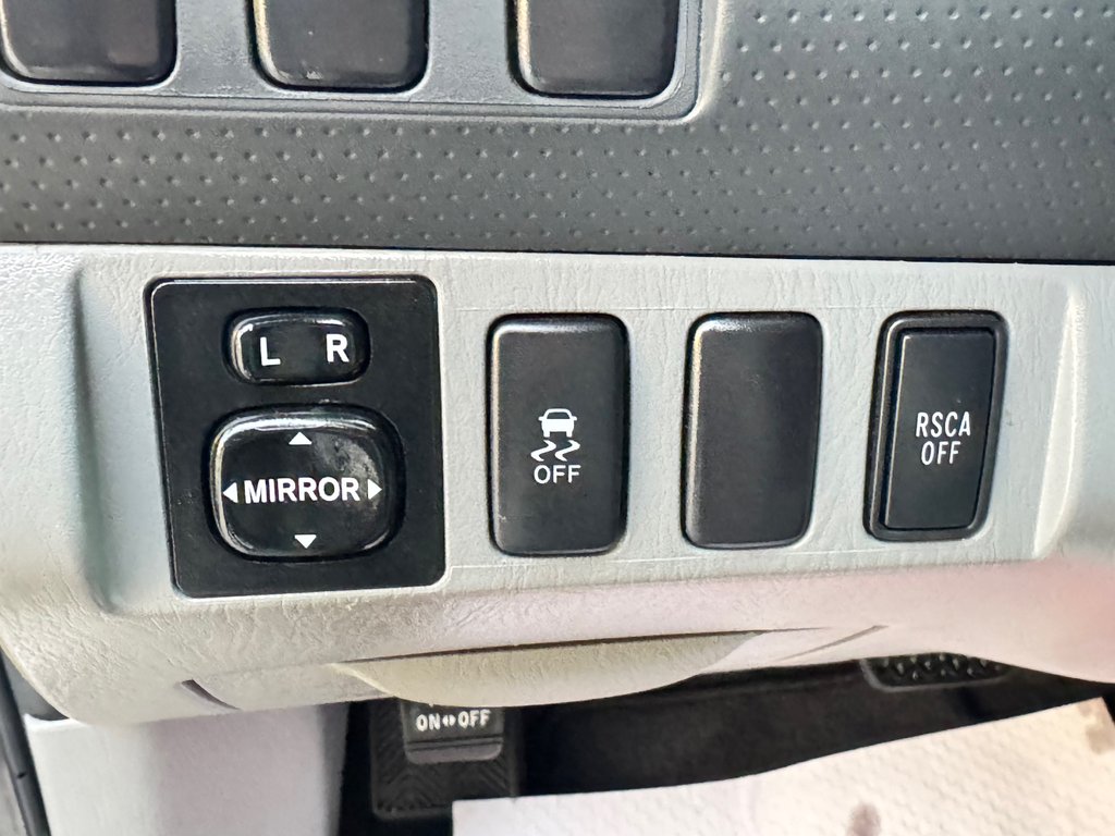 2015 Toyota Tacoma ACCES CAB / AUTOM / 4X4 / 4.0 / TRÈS SOLIDE / in Thetford Mines, Quebec - 31 - w1024h768px