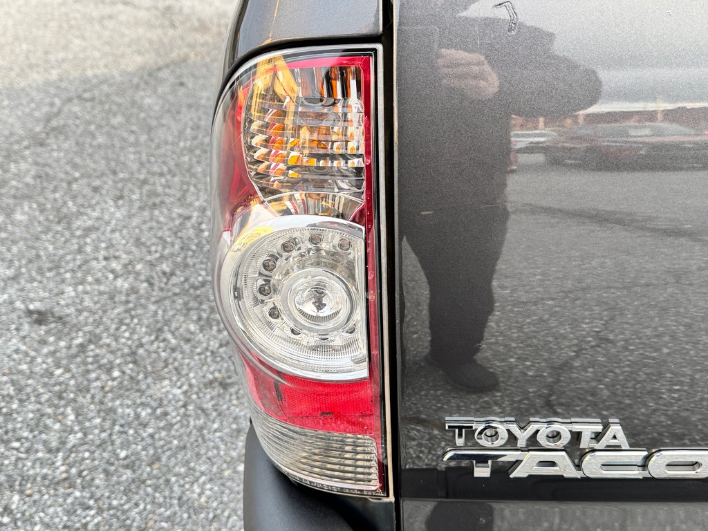 2015 Toyota Tacoma ACCES CAB / AUTOM / 4X4 / 4.0 / TRÈS SOLIDE / in Thetford Mines, Quebec - 21 - w1024h768px